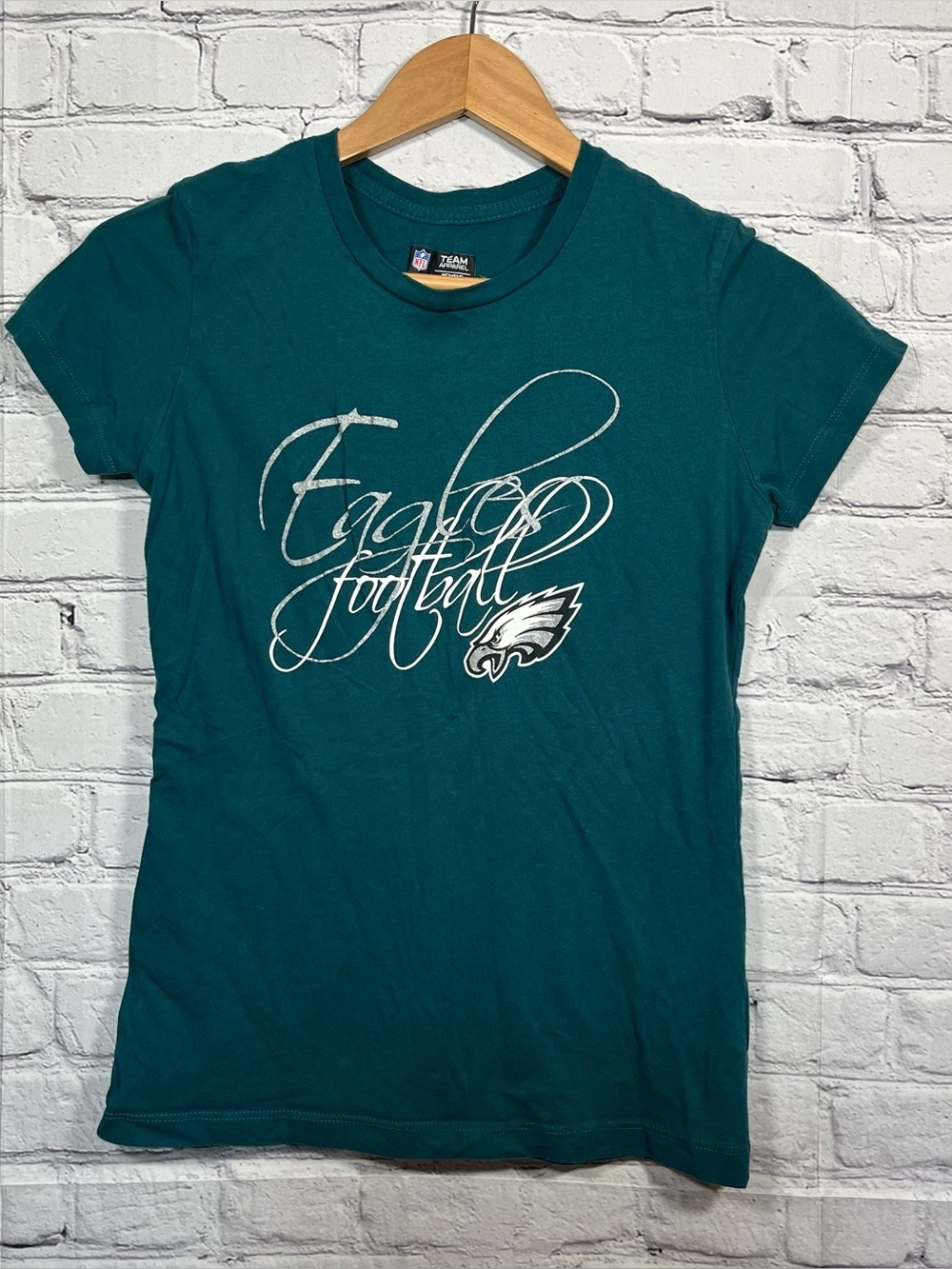 Philadelphia Eagles NFL Team Apparel T-Shirt Womens Size Small Green Crew Neck